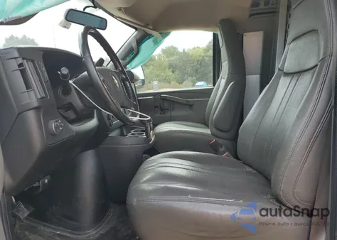 2021 Chevrolet Express G2500 z USA, uszkodzony, nr VIN 1GCWGAFP0M1207035